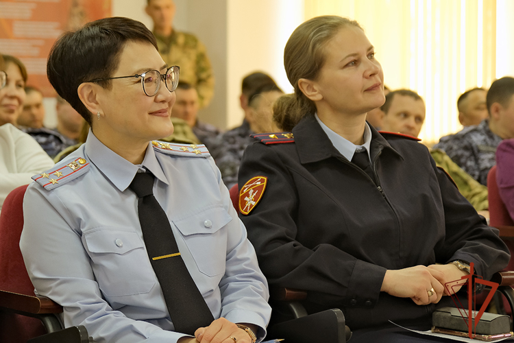В Управлении Росгвардии по Республике Алтай поздравили женщин с наступающим Международным женским днём