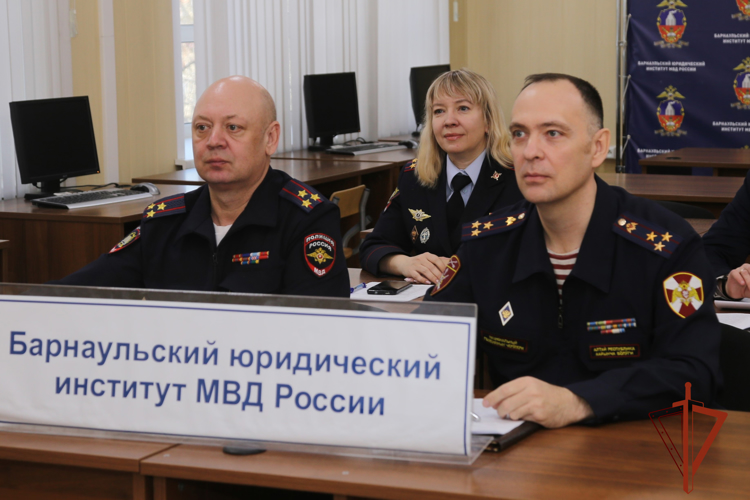 Росгвардейцы Сибири обсудили вопросы противодействия экстремизму в рамках международного научного форума 