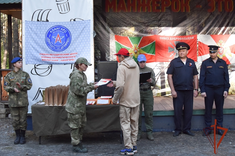 Сотрудники и военнослужащие Росгвардии приняли участие в военно-спортивной эстафете