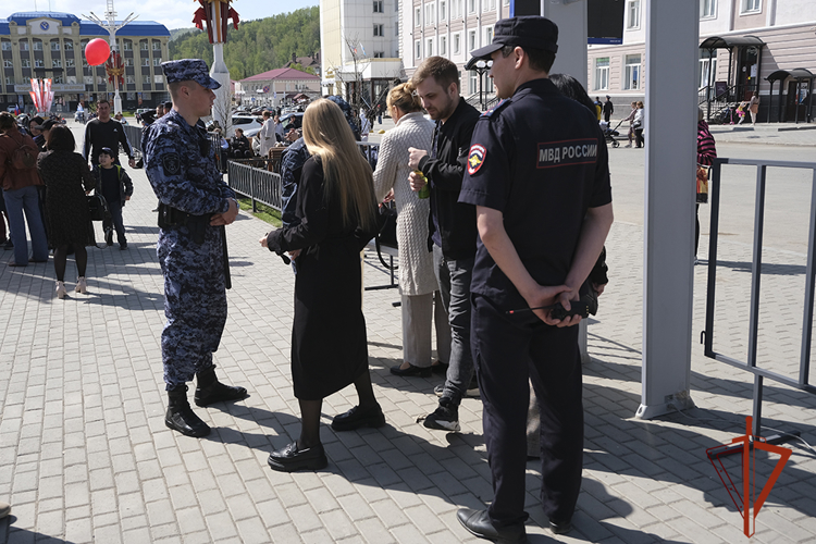 Росгвардия обеспечила безопасность Праздника Весны и Труда