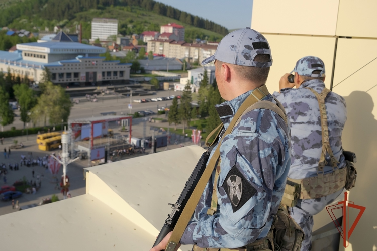 Росгвардия обеспечила безопасность при праздновании Дня Великой Победы на Алтае