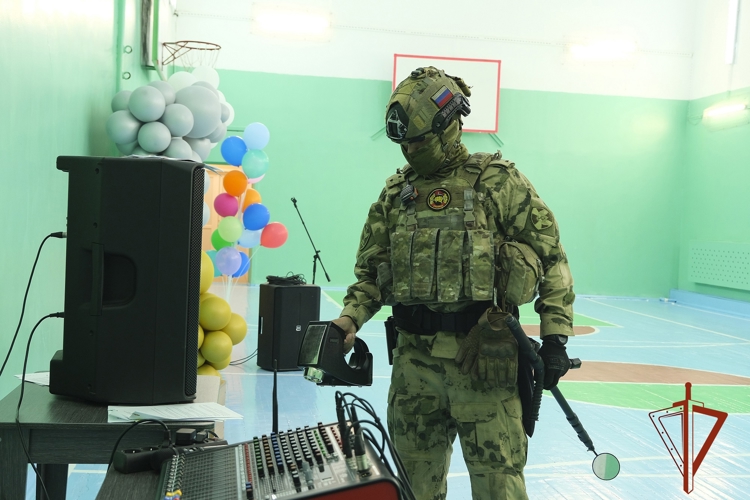 Росгвардия обеспечила безопасность образовательных учреждений в День знаний