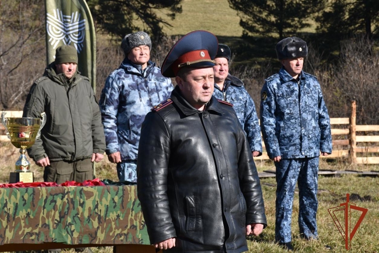 Росгвардейцы из Республики Алтай вошли в число призеров на межрегиональных соревнованиях по тактической стрельбе среди спецподразделений и силовых ведомств