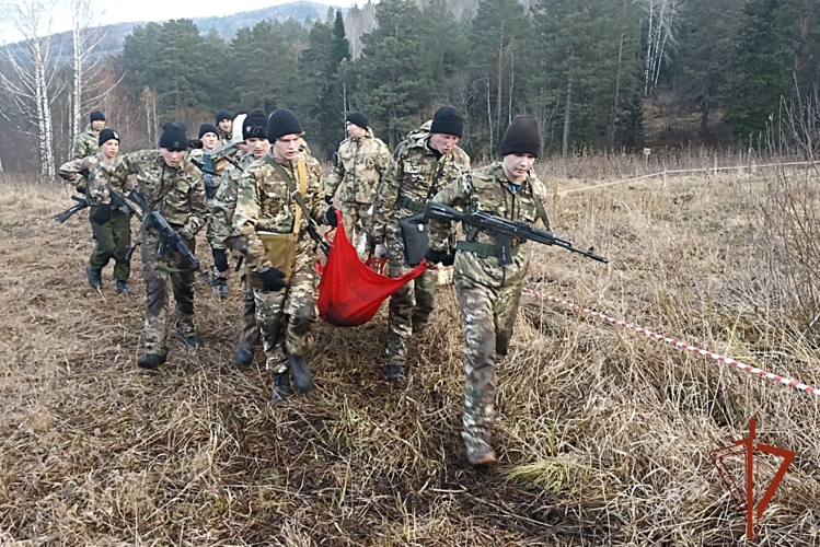 Сотрудники ОМОН провели военно-спортивную эстафету для допризывной молодежи
