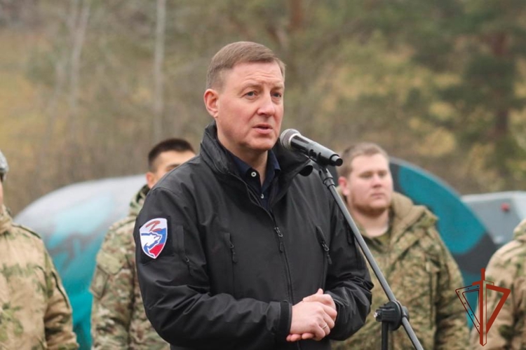 Сотрудники ОМОН провели военно-спортивную эстафету для допризывной молодежи