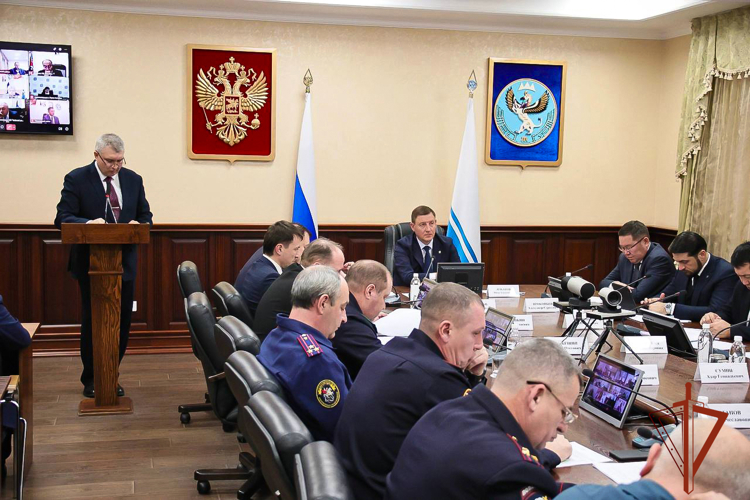 Начальник Управления Росгвардии по Республике Алтай принял участие в обсуждении актуальных вопросов безопасности в праздничные дни