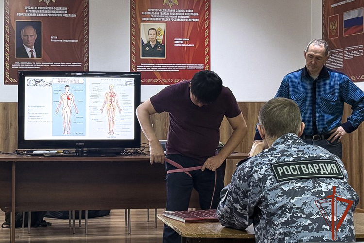Cотрудники вневедомственной охраны Росгвардии отработали навыки оказания первой помощи