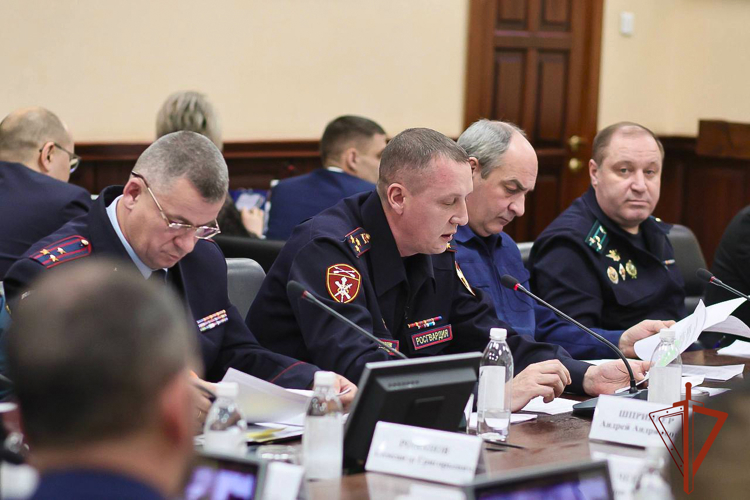 Начальник Управления Росгвардии по Республике Алтай принял участие в обсуждении актуальных вопросов безопасности в праздничные дни