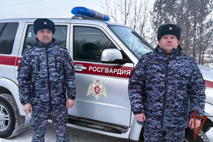 Росгвардейцы помогли вернуться домой страдающей деменцией пожилой жительнице Республики Алтай