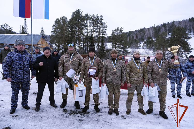 Сотрудники ОМОН "Шонкор" провели турнир по стрельбе, посвященный памяти погибших товарищей 
