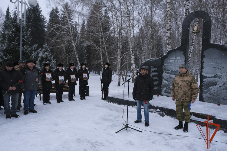 В Республике Алтай почтили память погибших сотрудников ОМОН