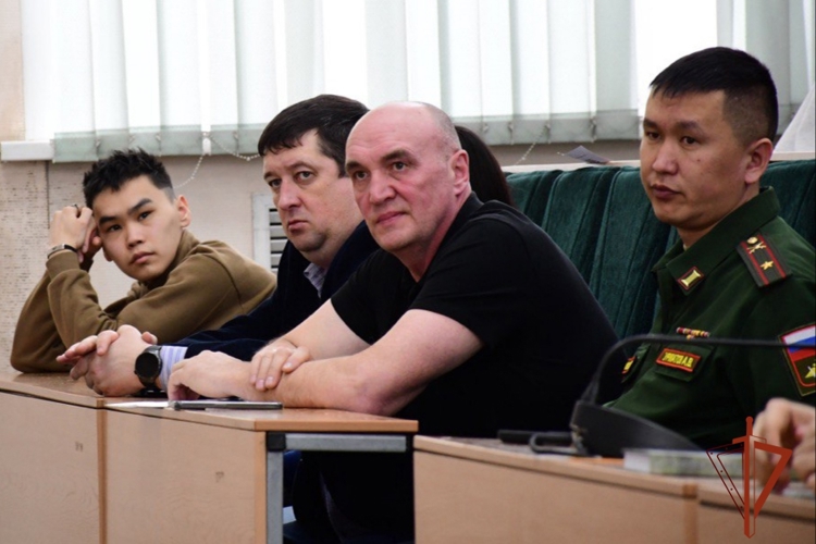 Офицер Росгвардии принял участие в просветительском мероприятии в Горно-Алтайском государственном университете