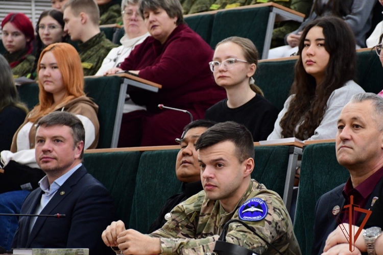 Офицер Росгвардии принял участие в просветительском мероприятии в Горно-Алтайском государственном университете