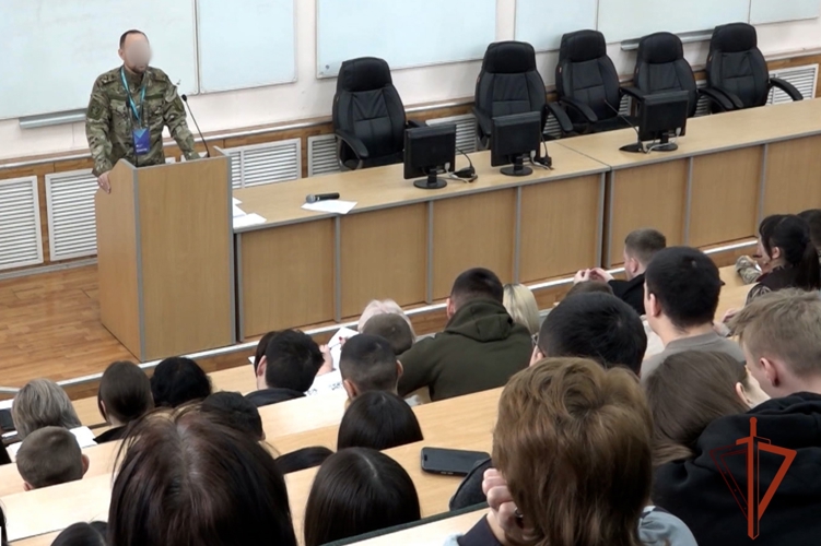 Офицер Росгвардии принял участие в просветительском мероприятии в Горно-Алтайском государственном университете