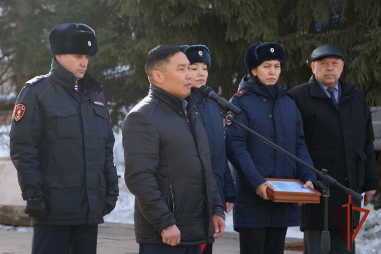 В Горно-Алтайске состоялся гарнизонный развод подразделений Росгвардии и полиции