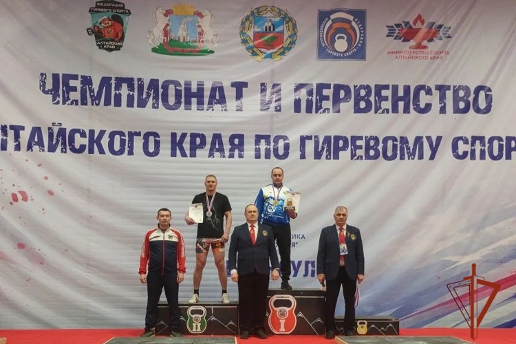 Росгвардеец одержал победу на турнире по гиревому спорту