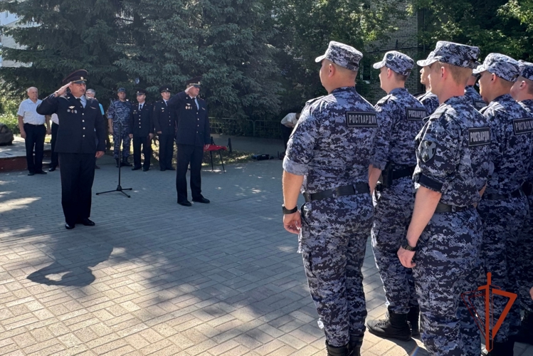 С участием Росгвардии прошел гарнизонный развод сил правопорядка города Горно-Алтайска 
