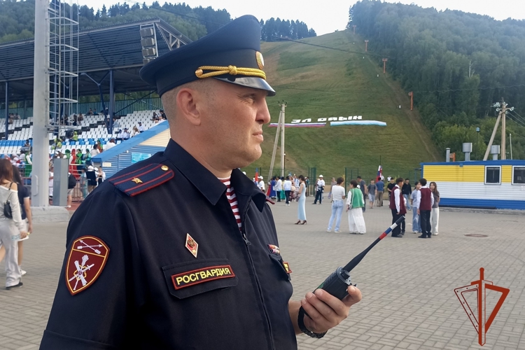 Росгвардейцы обеспечили безопасность праздника «Эл-Ойын»