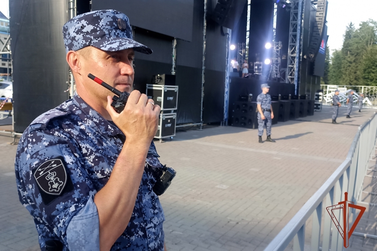 Росгвардейцы обеспечили безопасность праздника «Эл-Ойын»