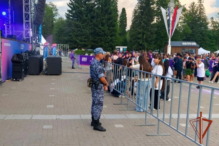 Росгвардейцы обеспечили порядок во время проведения музыкального фестиваля