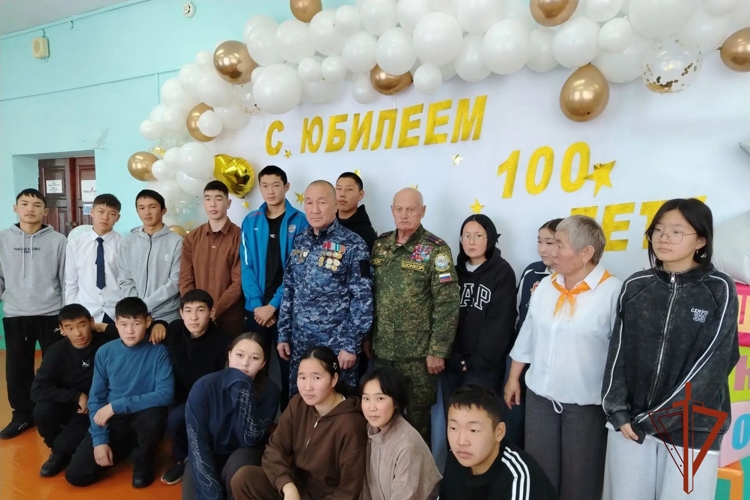 РОСГВАРДЕЙЦЫ И ВЕТЕРАНЫ ПРИНЯЛИ УЧАСТИЕ В ПРАЗДНОВАНИИ 100-ЛЕТИЯ КУРАЙСКОЙ ШКОЛЫ